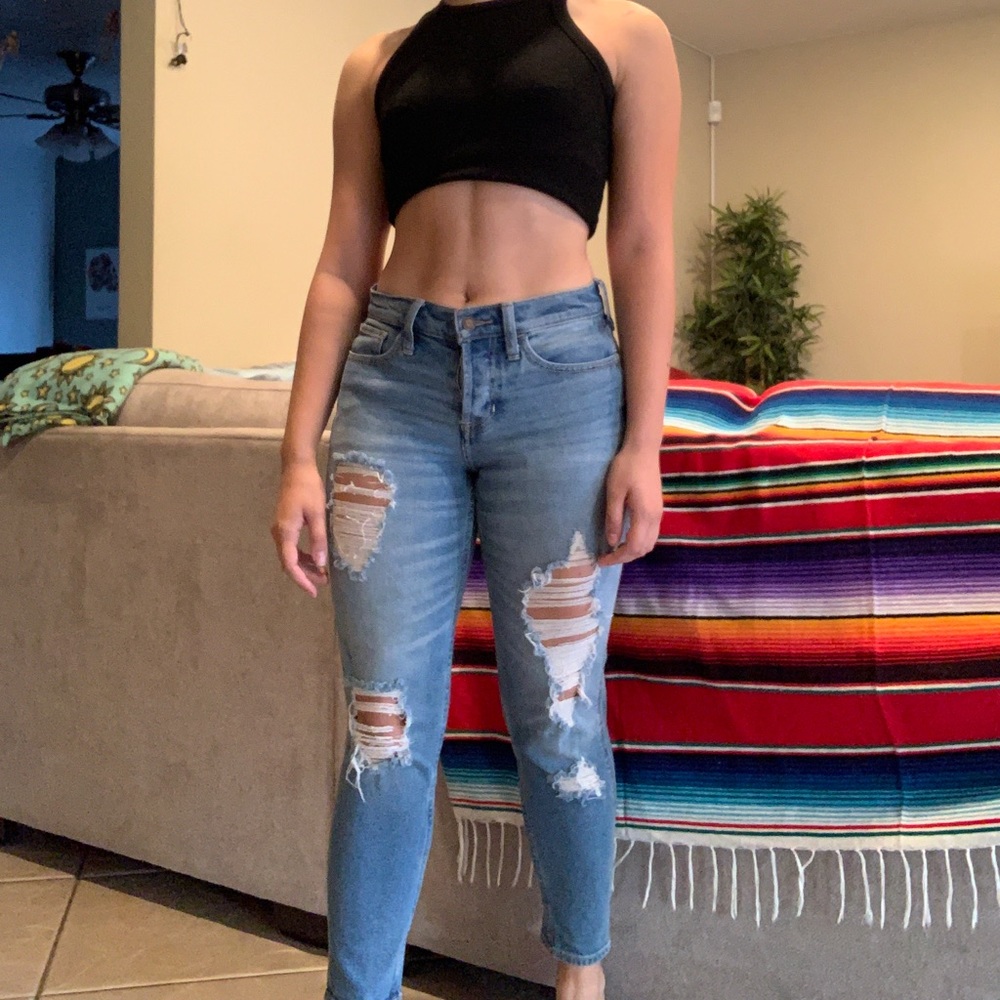 Hollister Low-Rise Crop Boyfriend Jeans